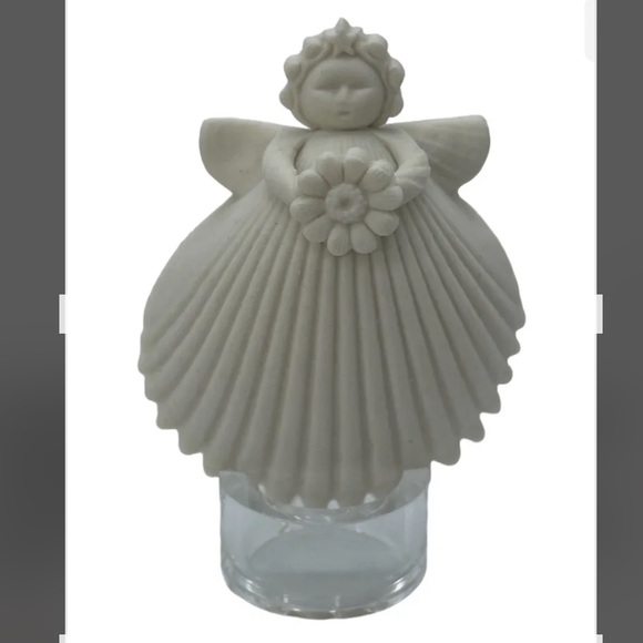 Margaret Furlong 1996 Daisy Angel. - Picture 3 of 3